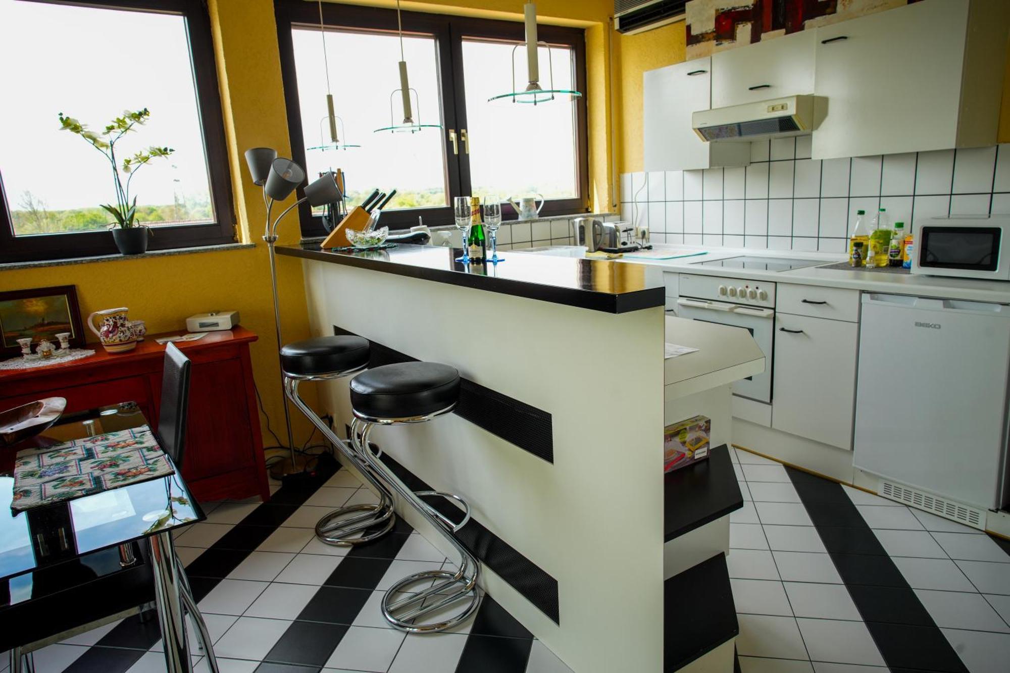 Schoenes Studio In Der Rheinebene, Zentral Gelegen Rheinstetten Εξωτερικό φωτογραφία